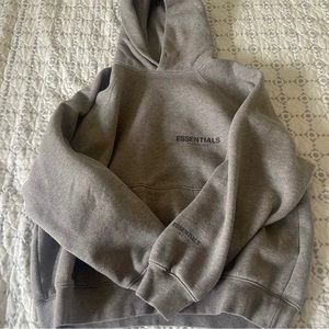 Essentials sweater in S